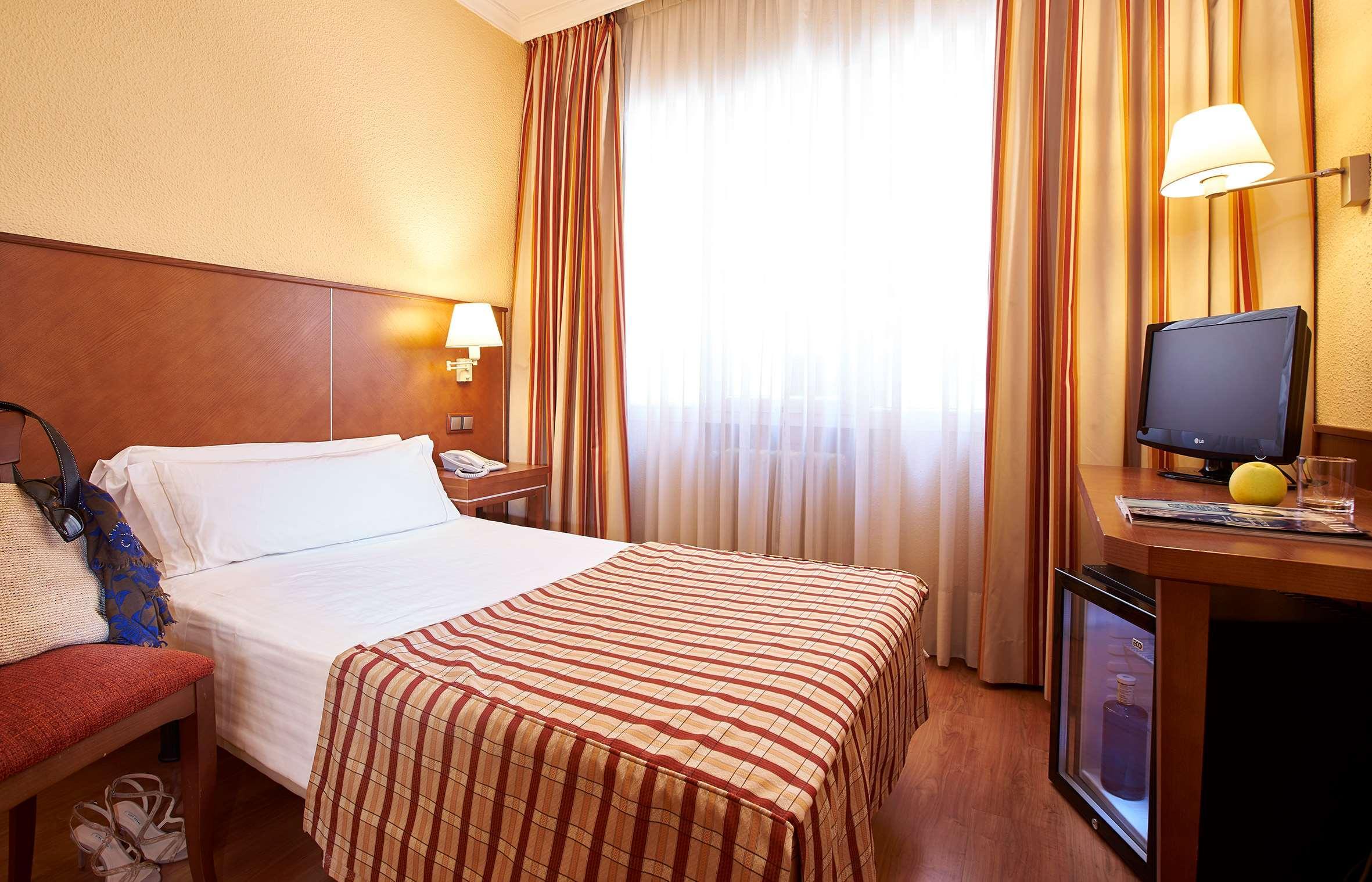 Hotel Cason Del Tormes By Happyculture Madrid Ngoại thất bức ảnh