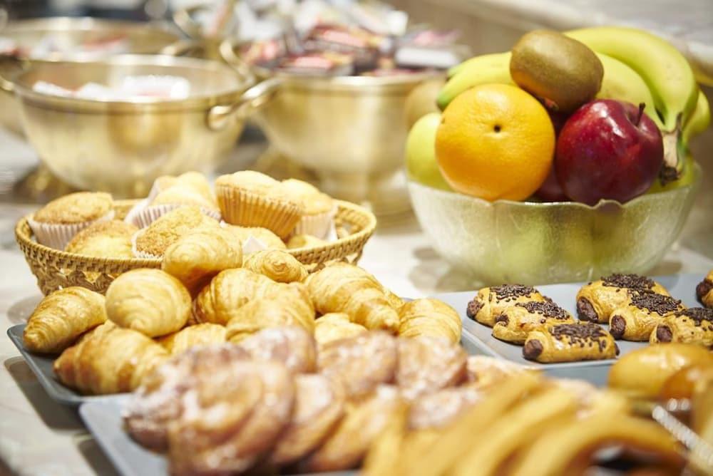 Hotel Cason Del Tormes By Happyculture Madrid Ngoại thất bức ảnh