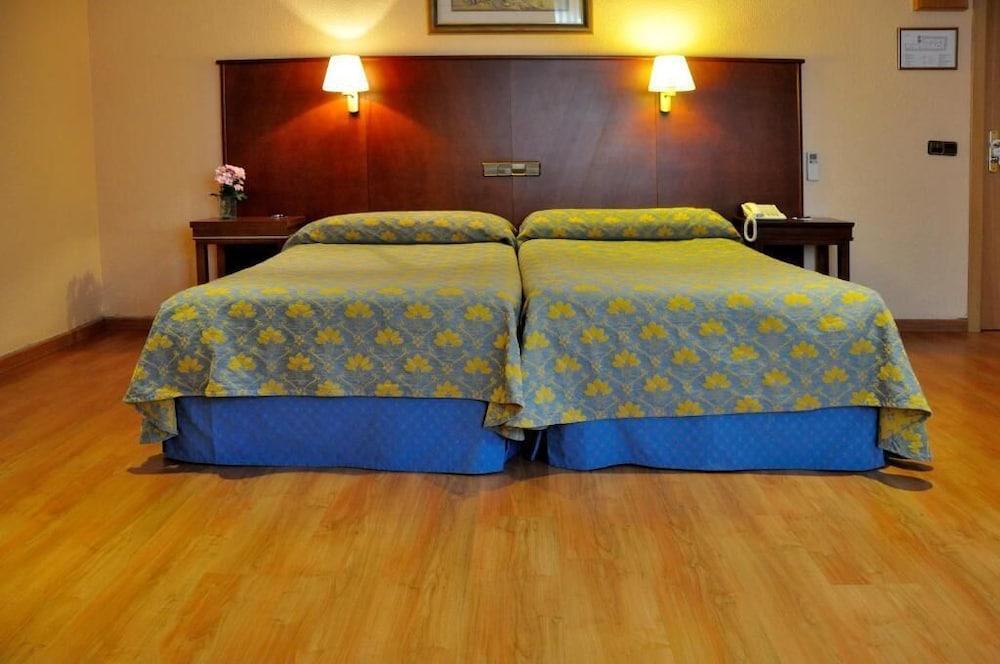 Hotel Cason Del Tormes By Happyculture Madrid Ngoại thất bức ảnh