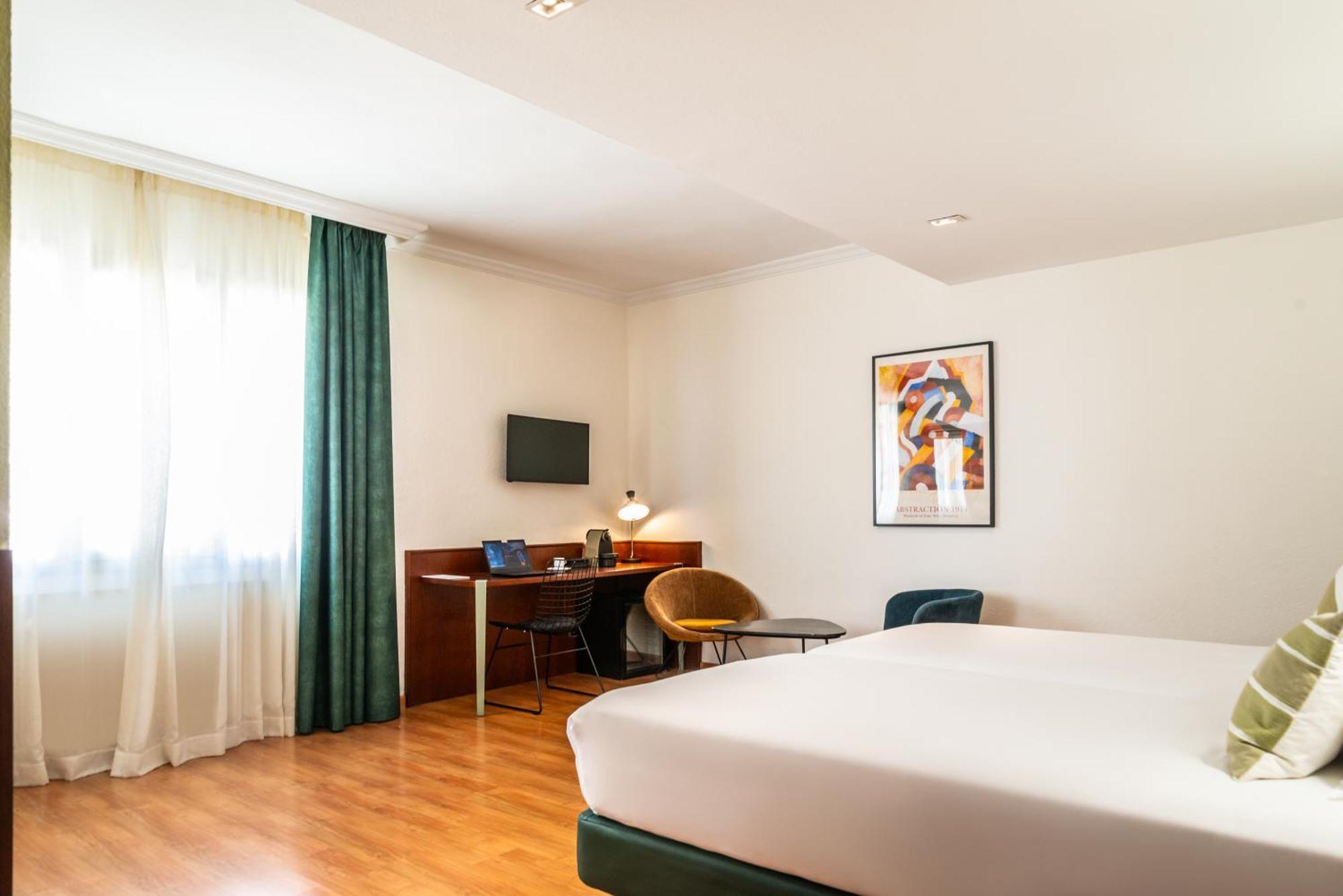 Hotel Cason Del Tormes By Happyculture Madrid Ngoại thất bức ảnh